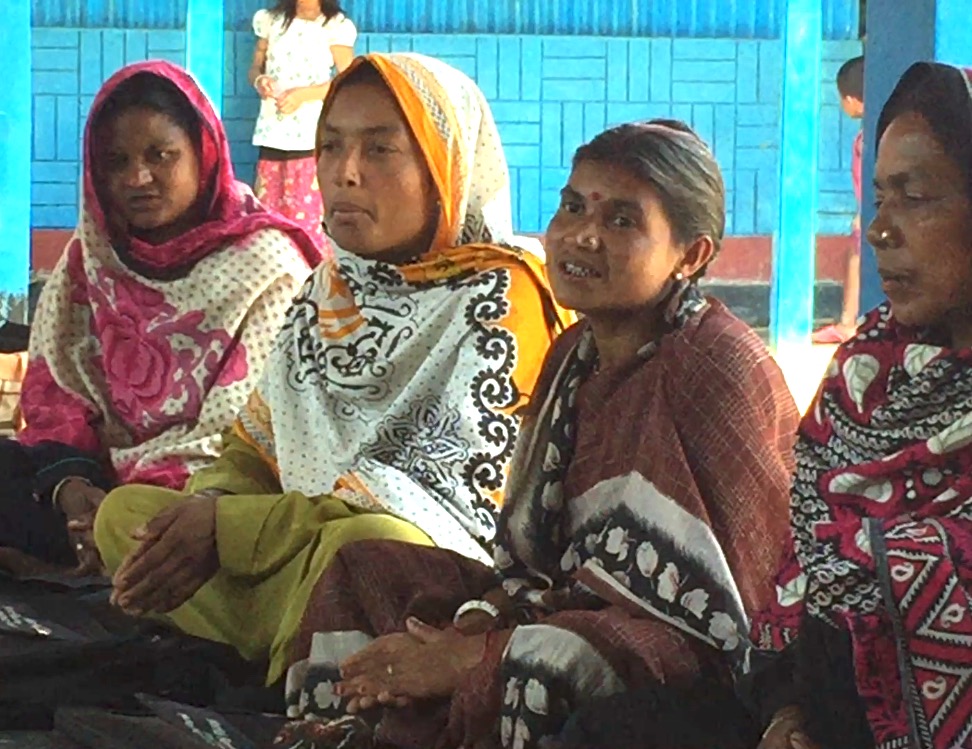 Community Health Workers sing a song that teaches moms how to feed their little children during successive stages, from birth to 2 years of age.