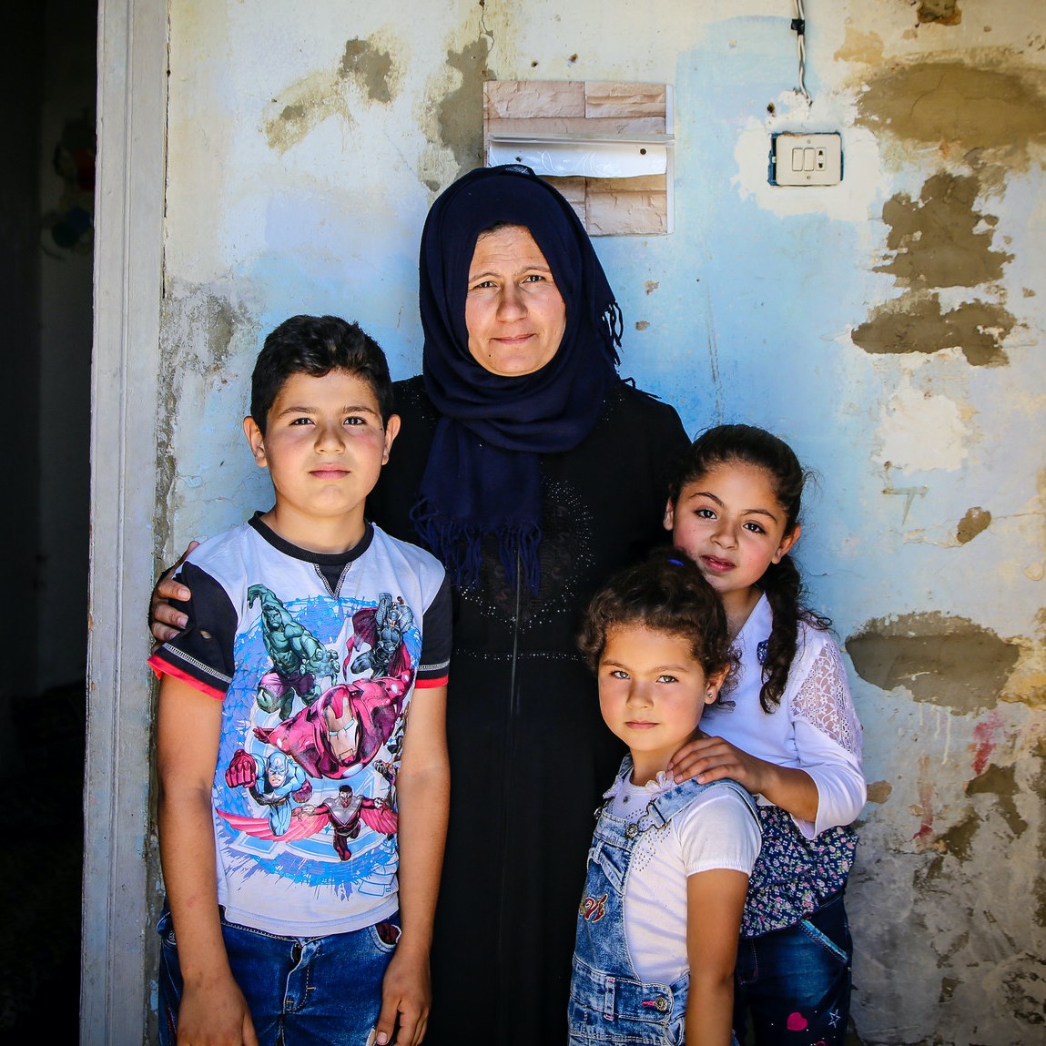 RS33660_Randa_Family_Shot_Lebanon-lpr square